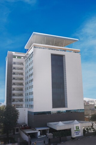 홀리데이 인 익스프레스 & 스위트 자이푸르 고팔푸라 바이 IHG