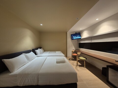 더 퍼블릭 호텔