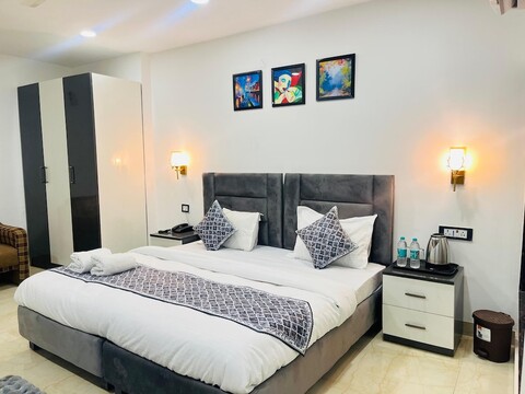 룸샬라 183 호텔 아로마 차타르푸르