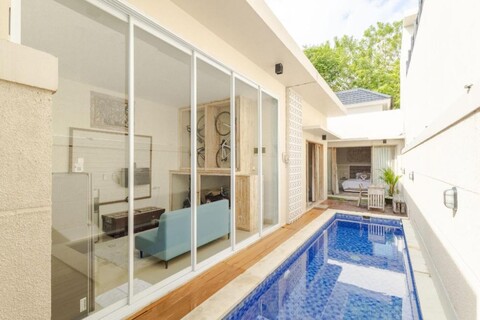 러스틱 판다와 빌라