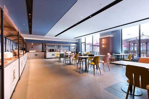 HanTing Hotel (Shanghai Wusongkou International Cruise Port Youyi Road Subway Station)