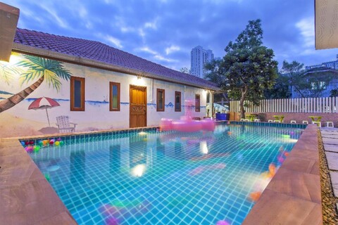 반탈라이 홈 좀티엔 비치