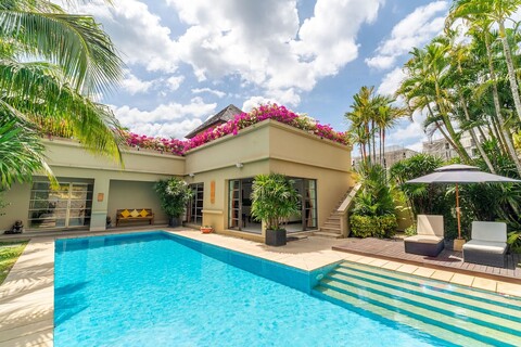 방타오의 이국적인 풀 빌라 솔란드라