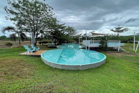 산틸라나 힐사이드 팜스