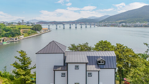 통영 풍차마을아이리스펜션