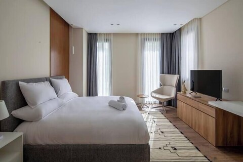 이스트타운 EDNC 몰 근처의 리베라 2베드룸, 정원 있음