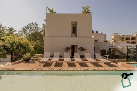 홀리데이 몬델로 비치