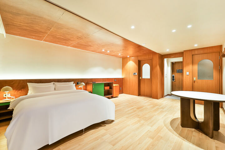 room detail thumbnail 0