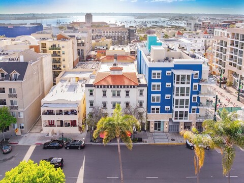 어번 부티크 호텔