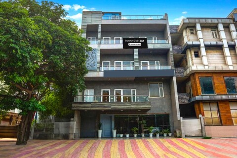 Townhouse Oak Iskcon Temple Rohini