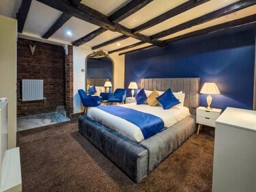 The Courtyard Lodge