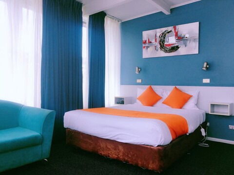 Waterfront Lodge Motel