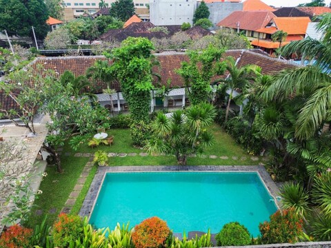 알리타 호텔 사누르