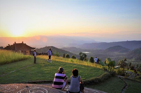 푸리 룸붕 코티지, 레스토랑 & 스파