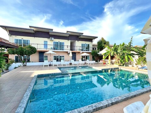 아냐비 촘 바이 더 씨