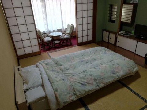 Tokuzushi Ryokan