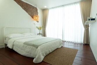 House of Patcha เรือลพัชชา Hostel share bathroom