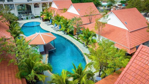 Sea Breeze Hotel & Villa (시 브리즈 호텔 & 빌라)