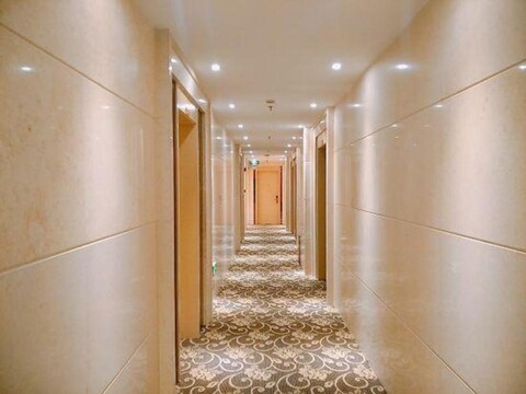 Thai Lady Hotel (Shenzhen Ailian Branch)