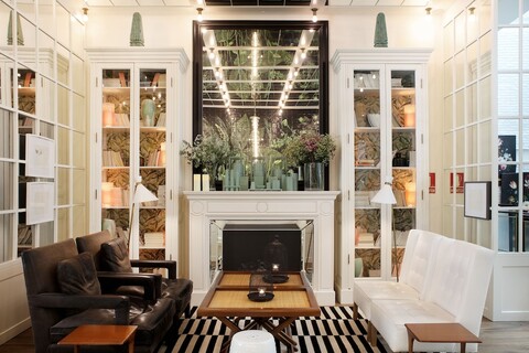 오펠리아스 호텔