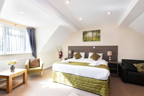 더 라임스 컨트리 로지 호텔