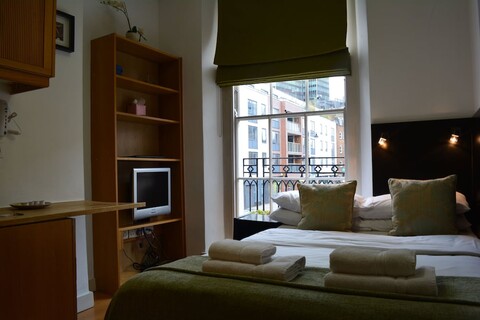 스튜디오스 2 렛 노스 가워