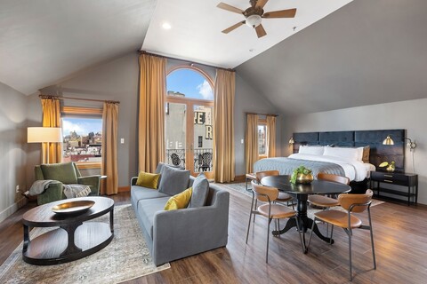 히스토릭 블루 문 호텔 - NYC