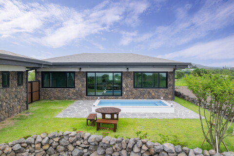 제주 김녕돌담독채풀빌라