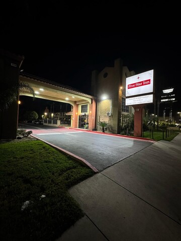 파이브 스타 인 웨스트 코비나