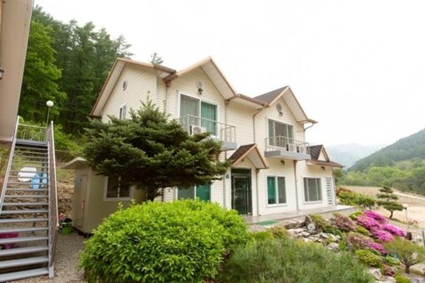 Gongjaksan Mulgol Pension