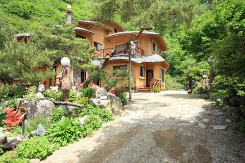 Hwaak Mountain scenery