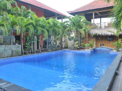 크리스탈 오션 뷰 툴람벤 호텔