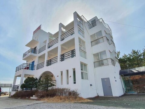 Goseong Whiteville Pension