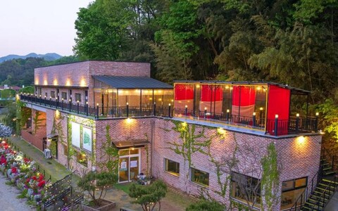 Del Luna Pension