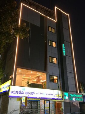 No 7 Grandeur 