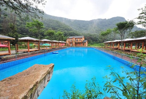 Giant Mountain Village Eco Village Pension