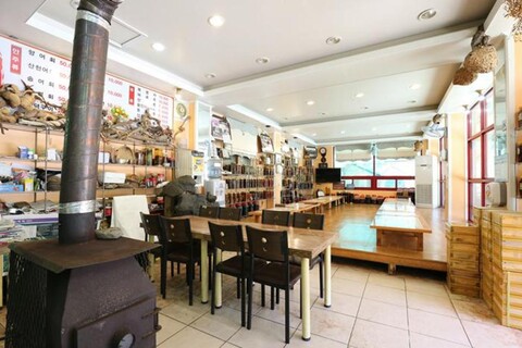 Jirisan Cheonwangbong Pension Camping