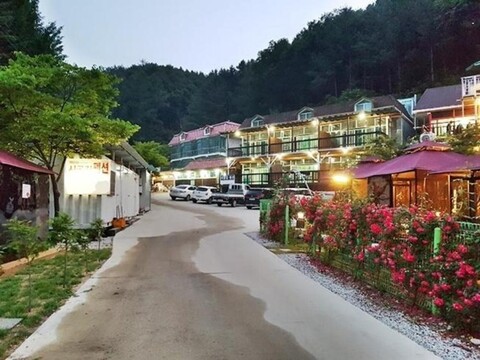 Country Road Pension
