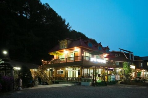 Pension under the mountain