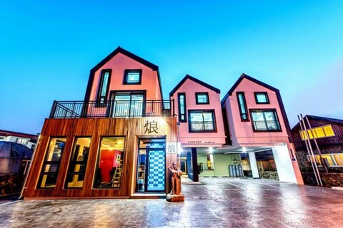 Stay in the sea bed and breakfast