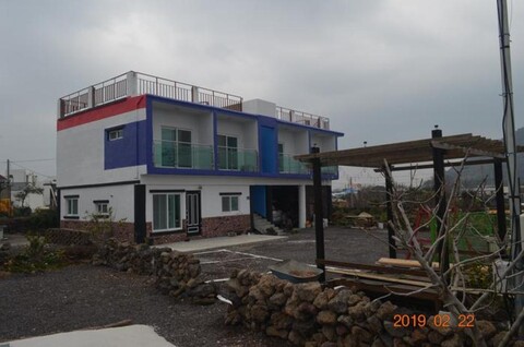 Jeju Island Rainbow Bed and Breakfast
