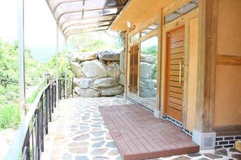 Hanok Love House Pension