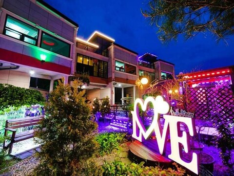 Hu&Rock Bed and Breakfast, Pension