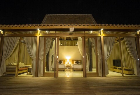 카비나와 우붓 빌라 앤 카페