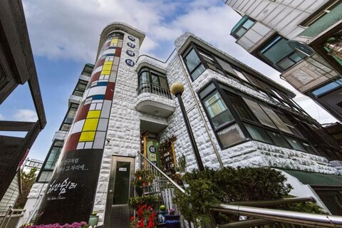 White Shelter Pension