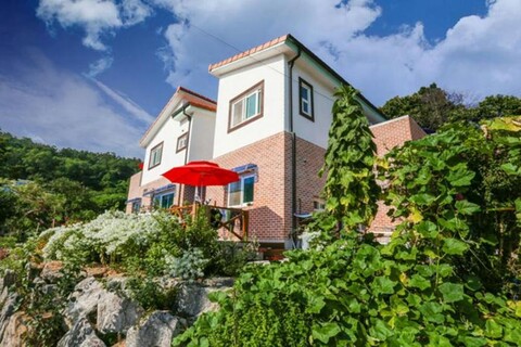 Sound of scenery pension