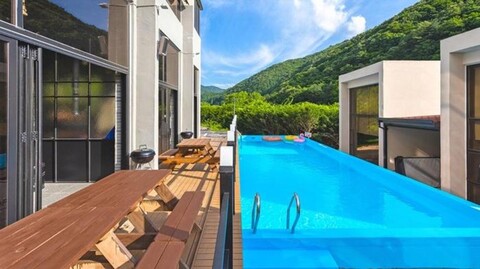 Muju Marina Pool Villa & Spa Pension