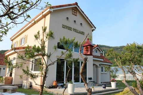 River Village Pension