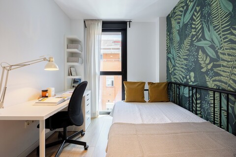 에드먼드 바이브스 에어포트 - 이페마 허브