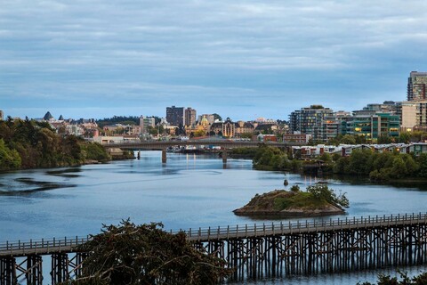 데이즈 인 바이 윈덤 빅토리아 업타운